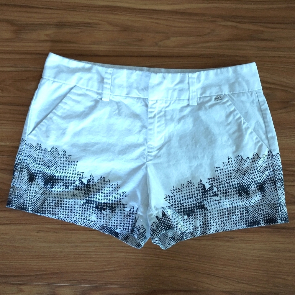 Calvin Klein Short Size 6
